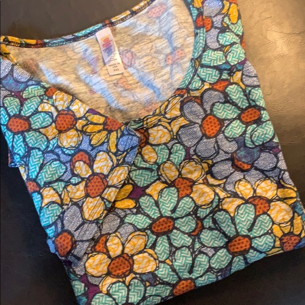 LuLaRoe shirt - Picture 3 of 6